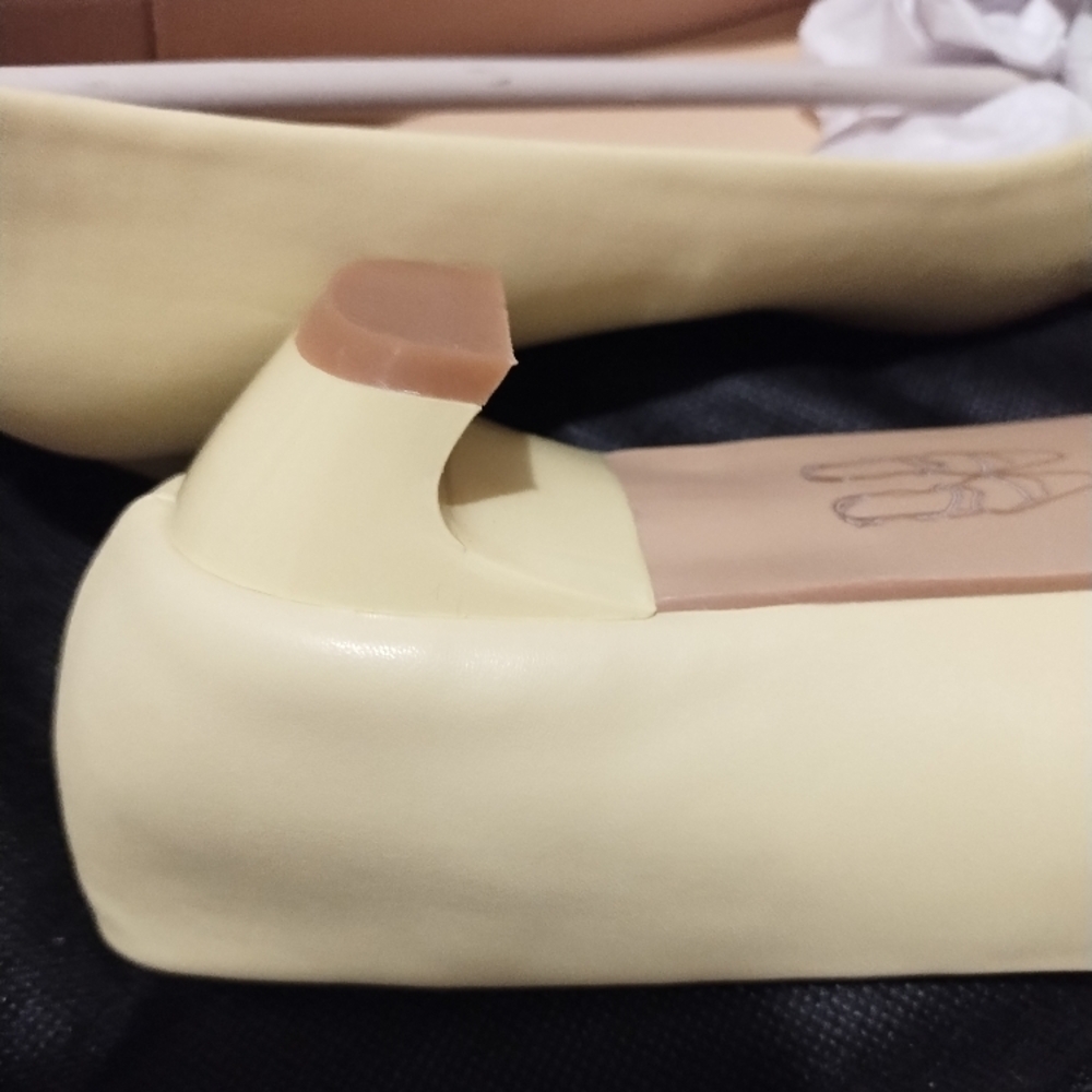 C. Paravano Yellow square Toe Buckle Ornament chunky heel. Size 39 (nwot) - Picture 3 of 7